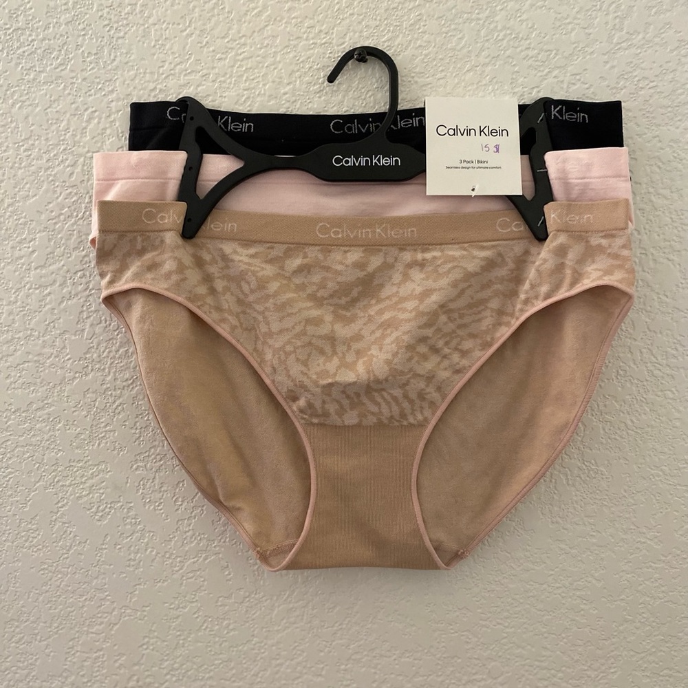 Calvin Klein 3-pack Bikini Sizes L Brand New